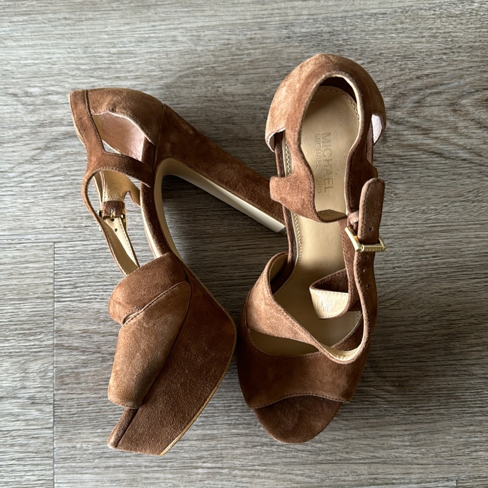 Suade Highheels - Picture 2 of 3